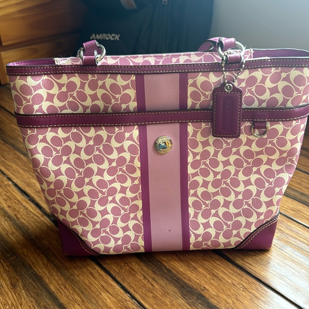 Coach tote bag MATCHING wallet listed separately as well